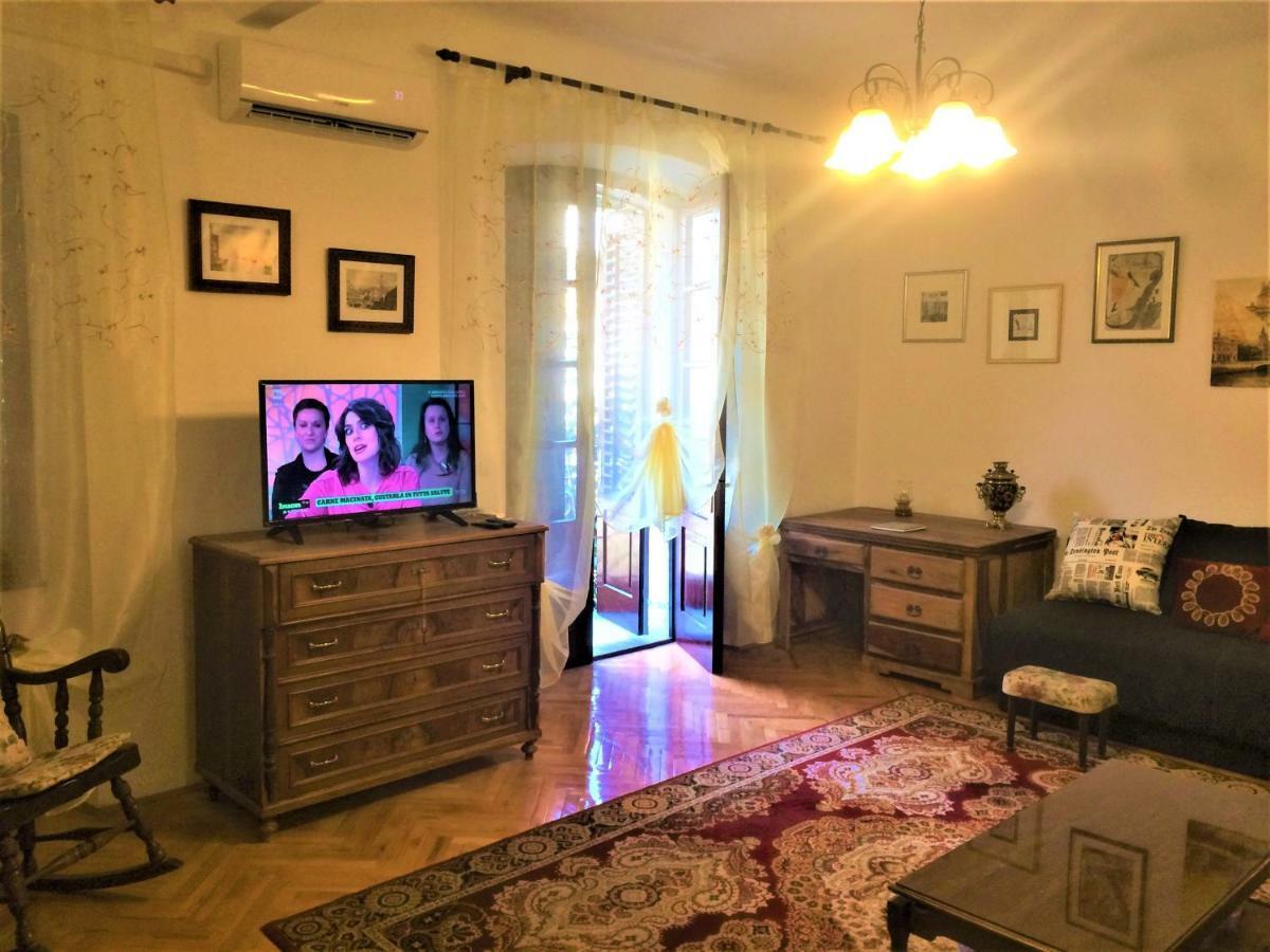 Noemi Apartment