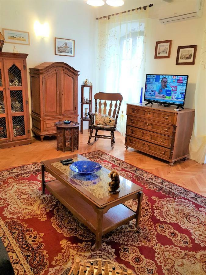 Noemi Apartment